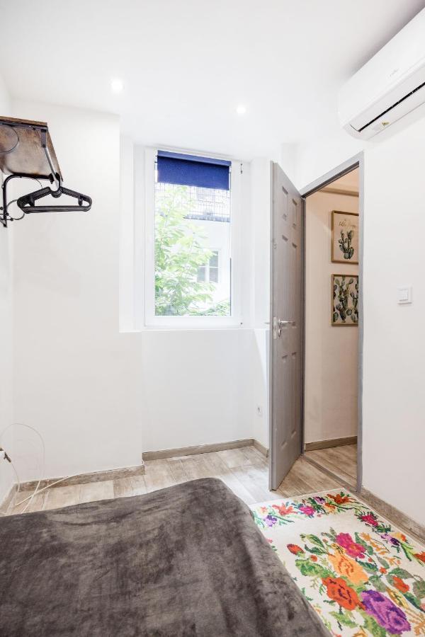 Lovely With Mezzanine Near The Danube Budapeste