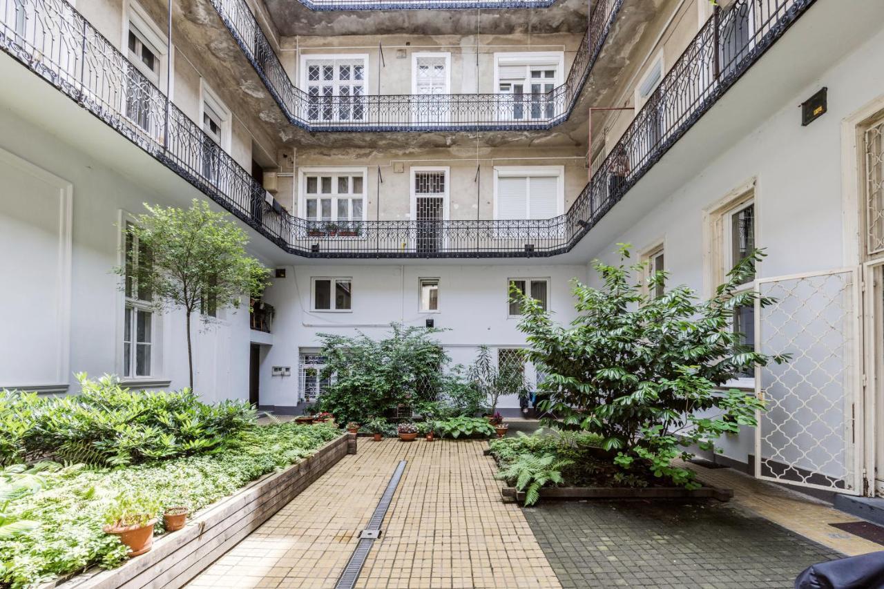 Lovely With Mezzanine Near The Danube Budapeste